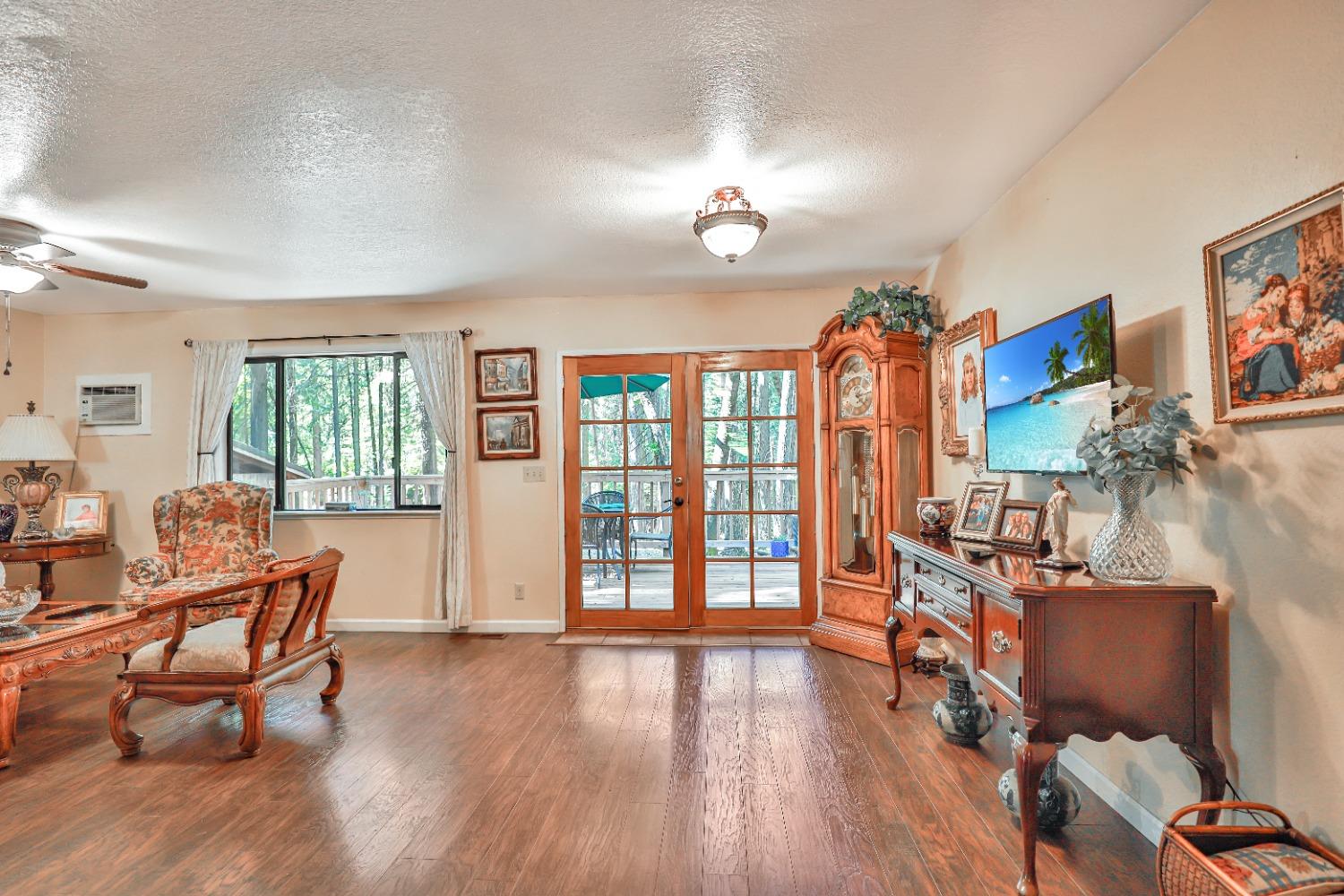 Detail Gallery Image 10 of 32 For 6307 Pine, Pollock Pines,  CA 95726 - 3 Beds | 2 Baths