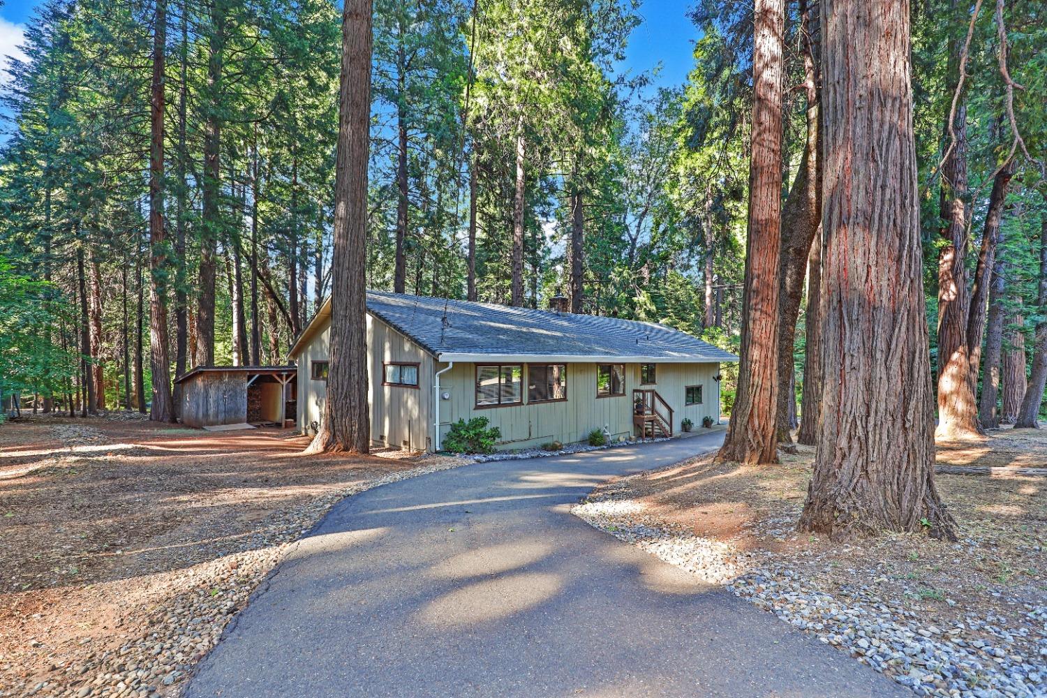 Detail Gallery Image 2 of 32 For 6307 Pine, Pollock Pines,  CA 95726 - 3 Beds | 2 Baths