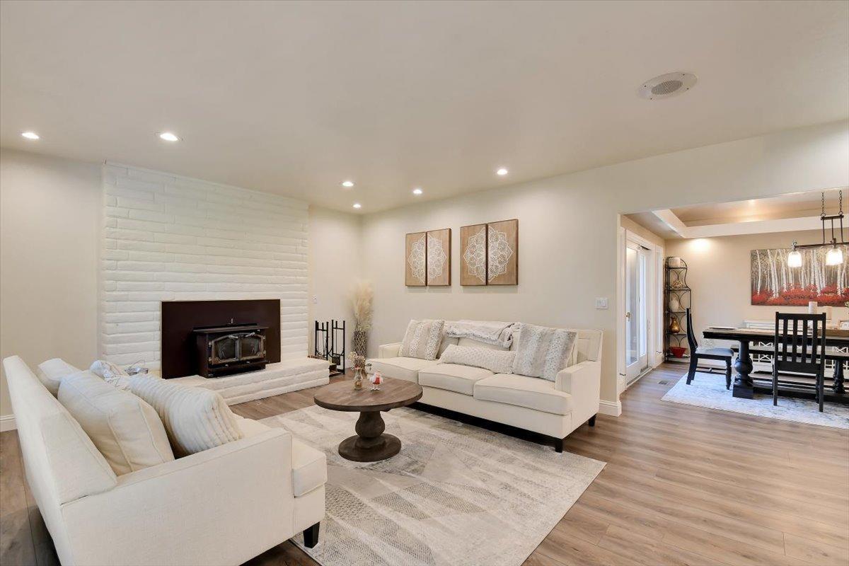 Detail Gallery Image 4 of 73 For 1728 Columbia Dr, Yuba City,  CA 95991 - 4 Beds | 2/1 Baths