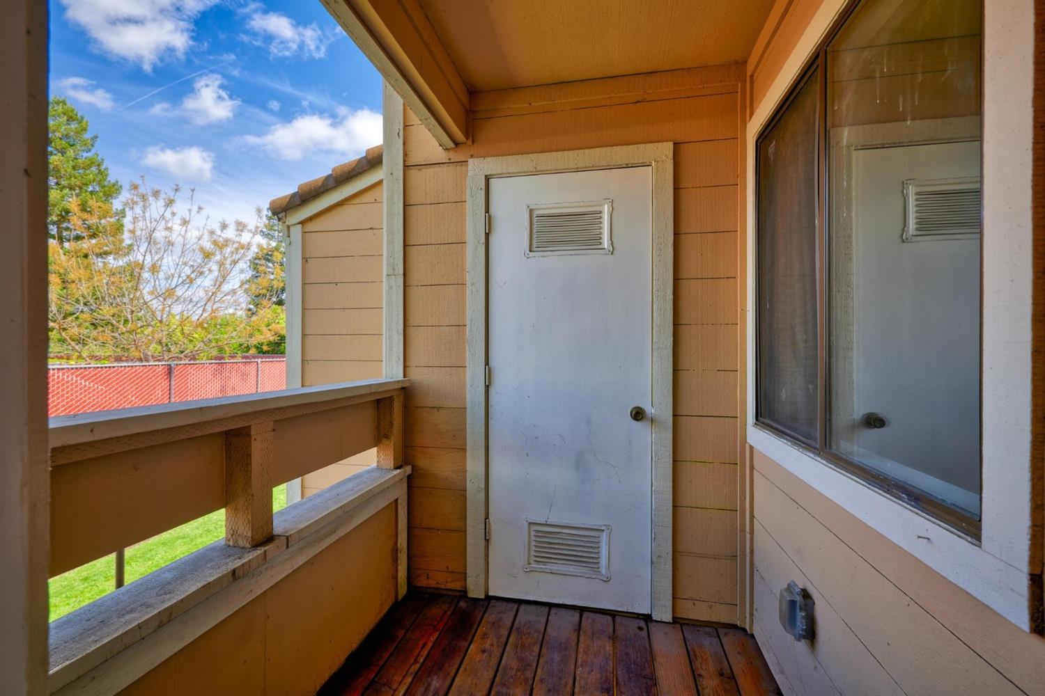 Detail Gallery Image 6 of 38 For 1661 Pyrenees Ave #69,  Stockton,  CA 95210 - 2 Beds | 1/1 Baths