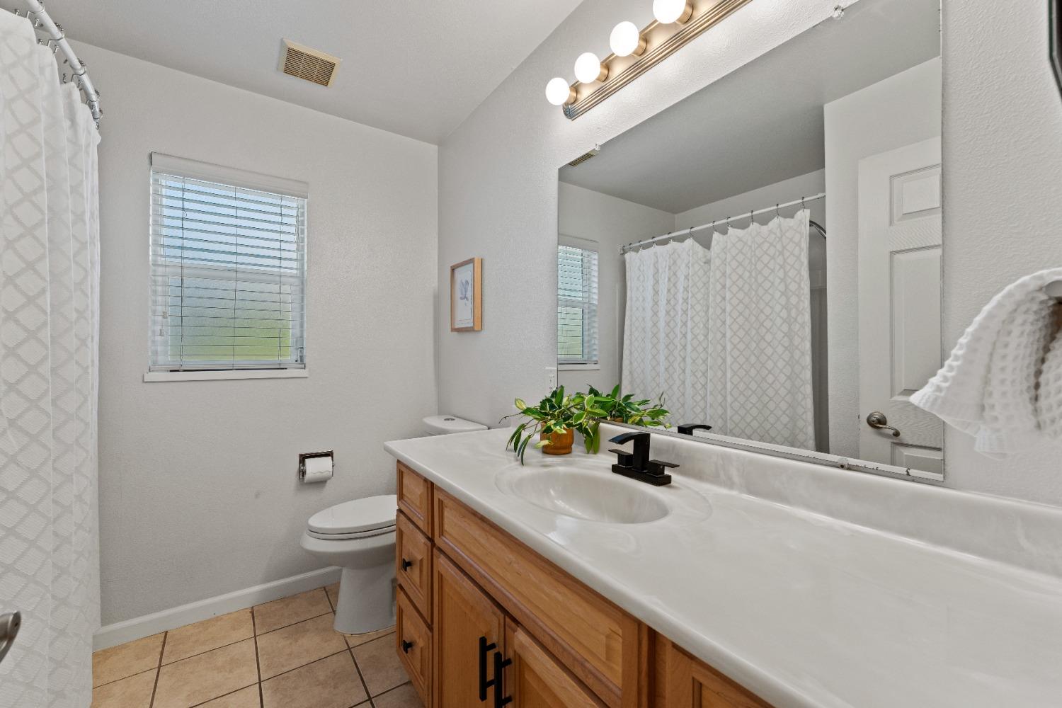 Detail Gallery Image 34 of 52 For 3029 Stanton Cir, Carmichael,  CA 95608 - 3 Beds | 2 Baths