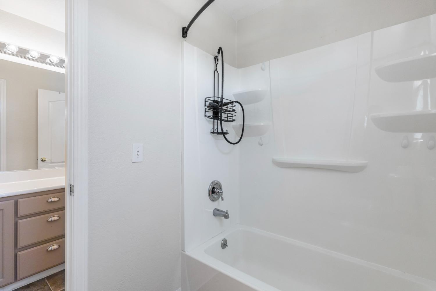 Detail Gallery Image 28 of 44 For 1823 Oswego Ct, Tracy,  CA 95304 - 4 Beds | 2/1 Baths