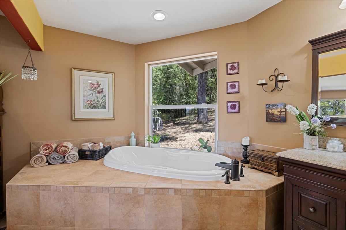 Detail Gallery Image 15 of 47 For 14904 Blind Shady Rd, Nevada City,  CA 95959 - 3 Beds | 3 Baths