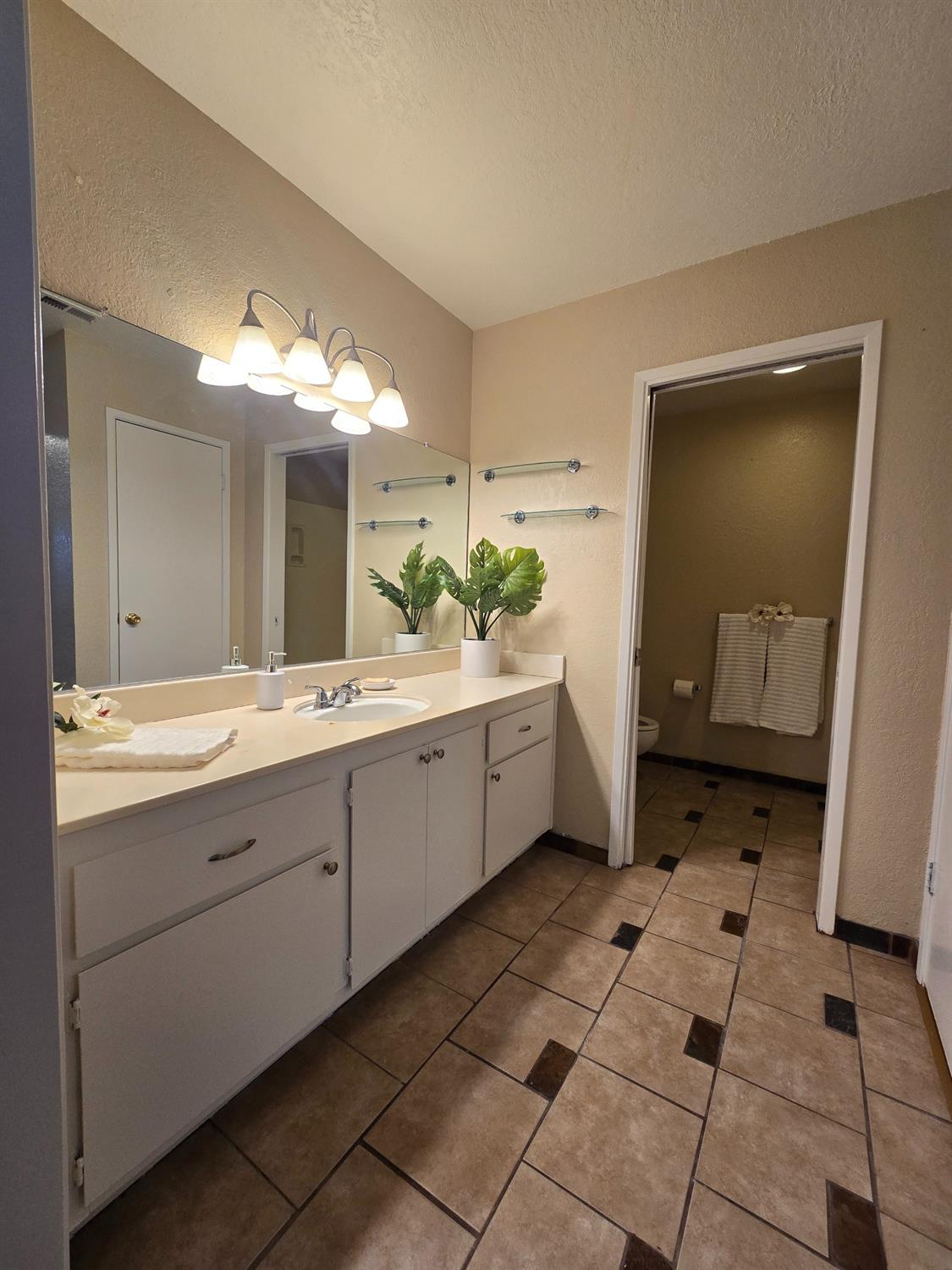 Detail Gallery Image 12 of 13 For 2035 Cedar Ridge Dr, Stockton,  CA 95207 - 1 Beds | 1 Baths