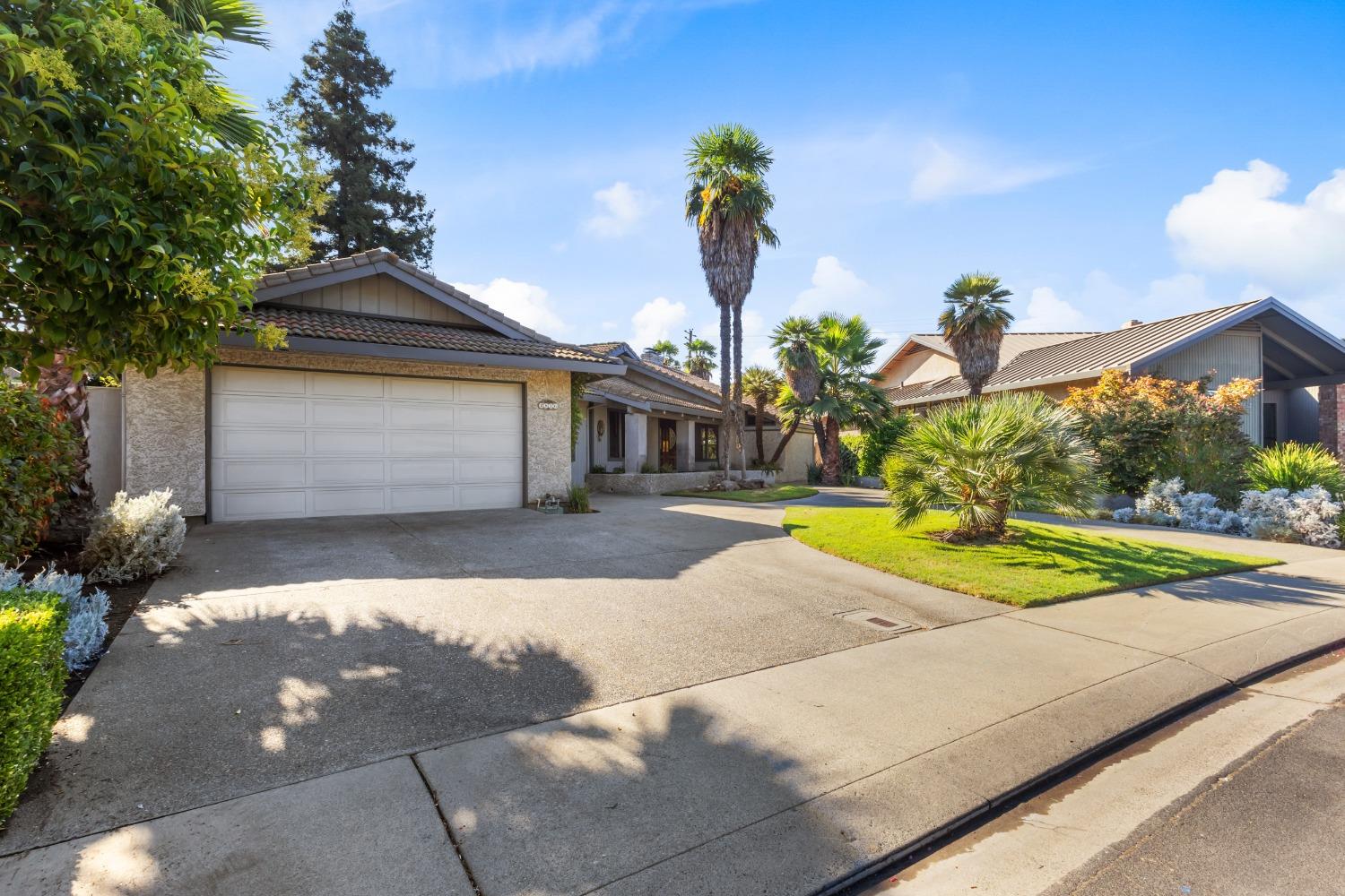 Detail Gallery Image 2 of 37 For 2816 Rudge Pl, Modesto,  CA 95355 - 4 Beds | 4 Baths