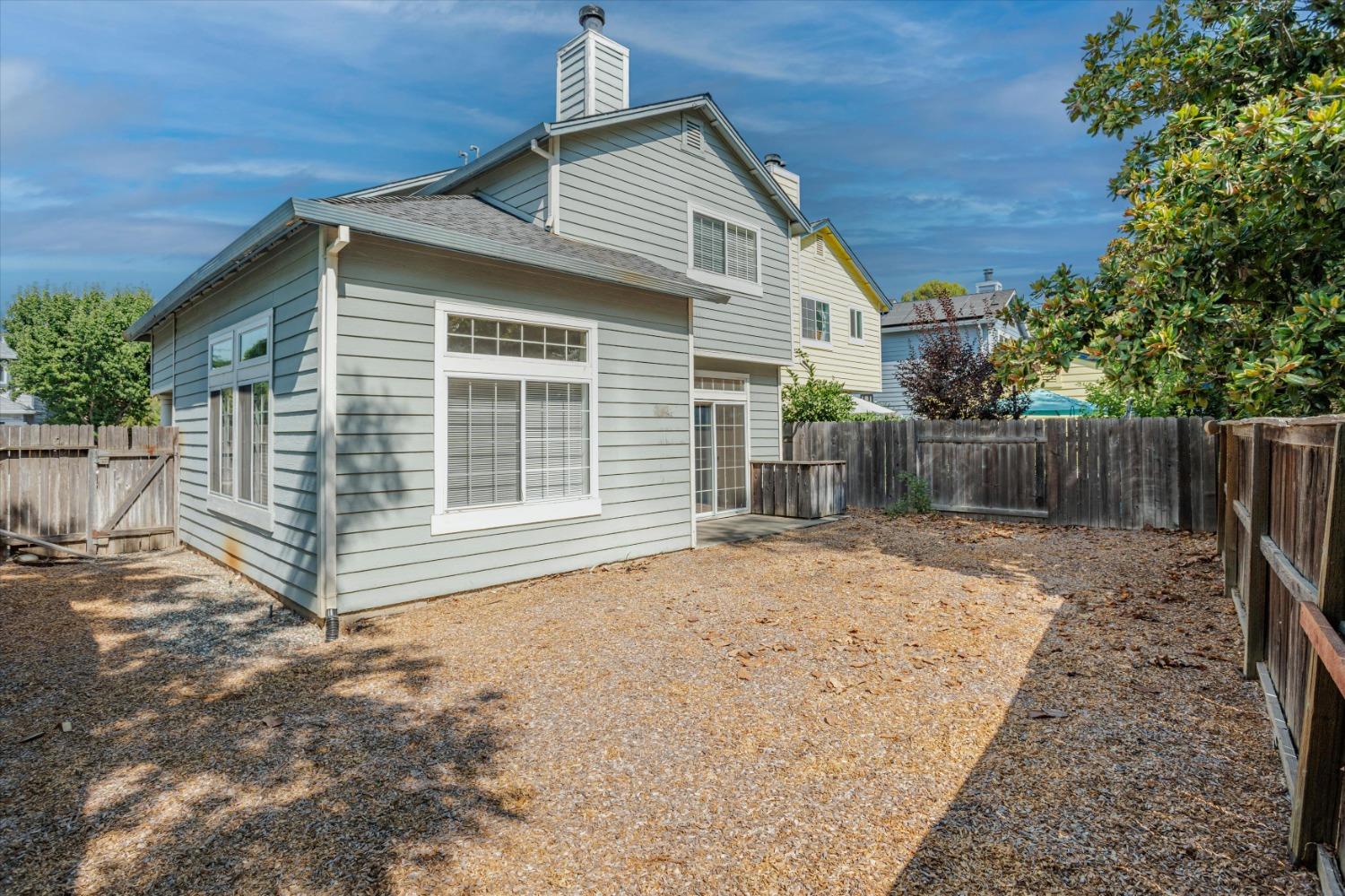 Detail Gallery Image 35 of 37 For 1333 Farragut Cir, Davis,  CA 95618 - 3 Beds | 3 Baths