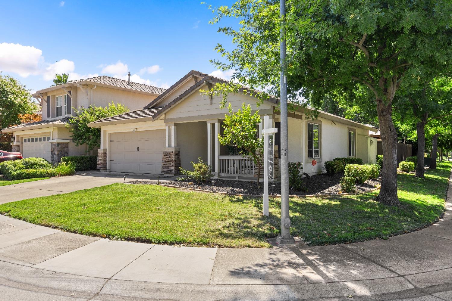 Detail Gallery Image 1 of 1 For 1866 Hawkhaven Way, Sacramento,  CA 95835 - 3 Beds | 2 Baths