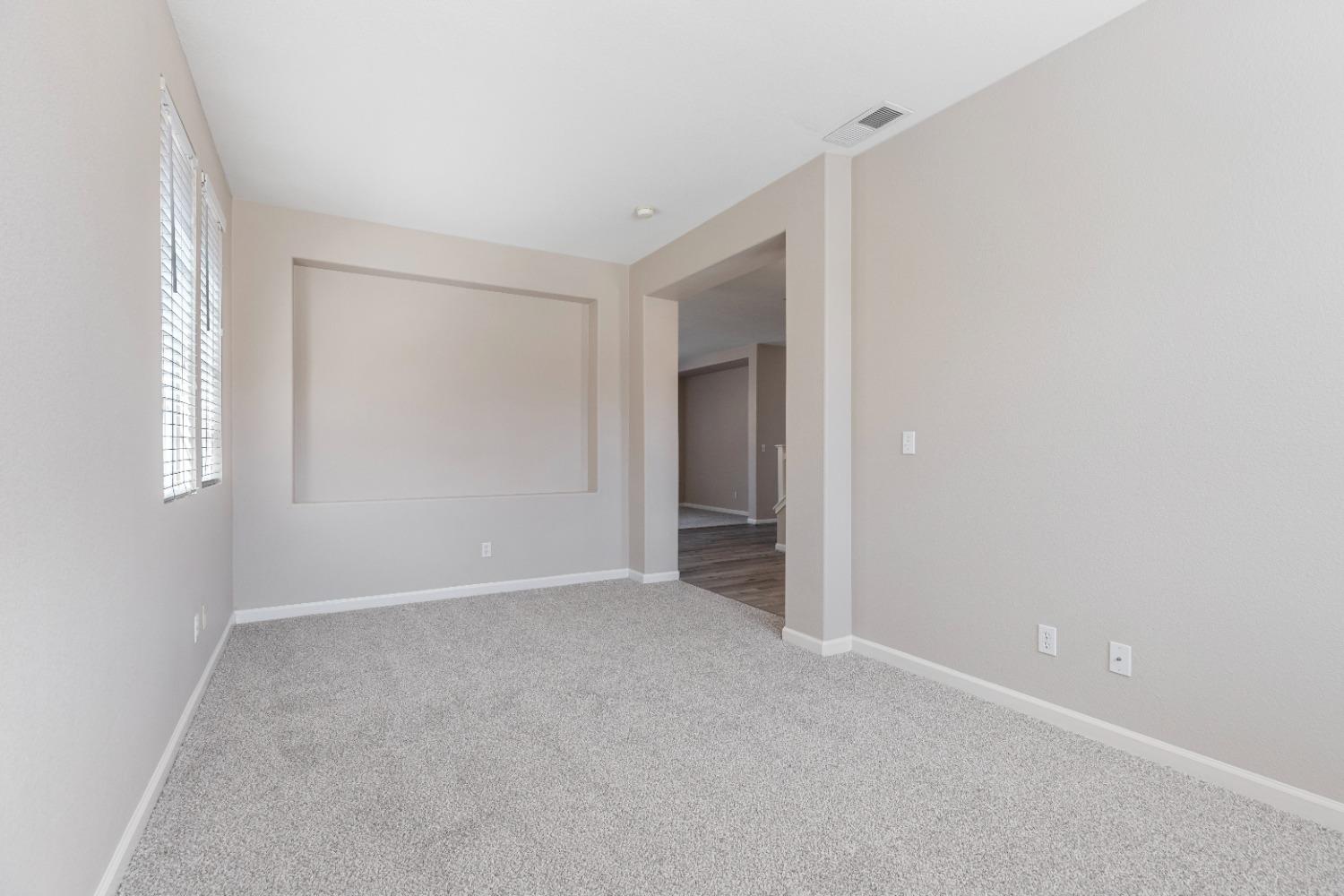 Detail Gallery Image 7 of 44 For 1823 Oswego Ct, Tracy,  CA 95304 - 4 Beds | 2/1 Baths