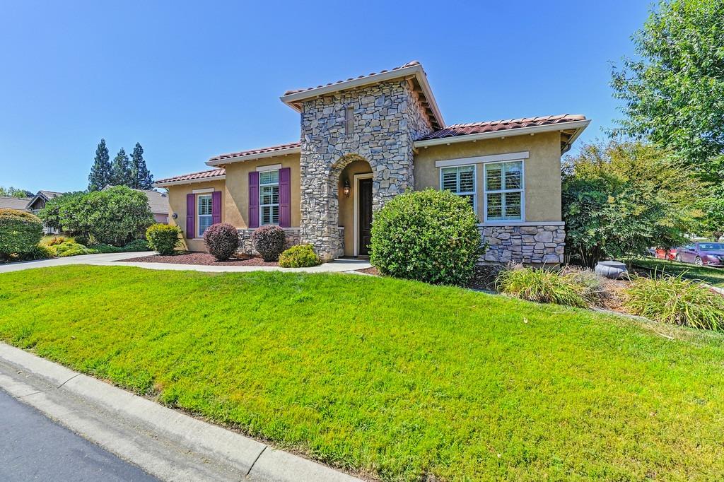 Detail Gallery Image 1 of 1 For 3527 Hazeltine Ln, Roseville,  CA 95747 - 3 Beds | 2/1 Baths