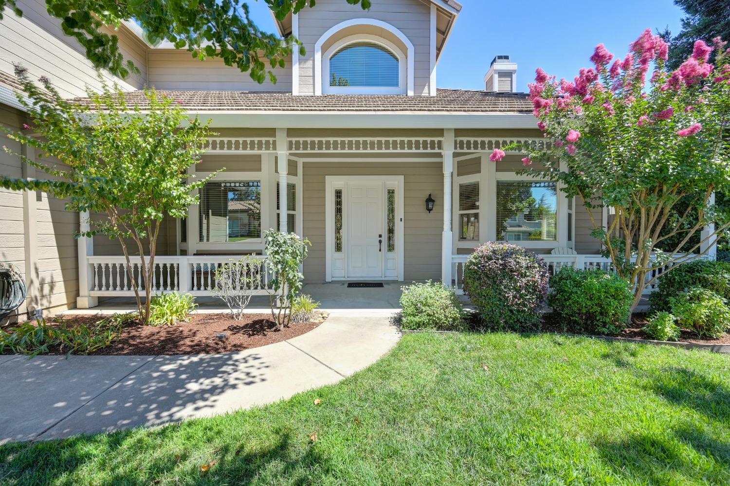 Detail Gallery Image 7 of 77 For 8816 Chandeaux Ln, Fair Oaks,  CA 95628 - 5 Beds | 3 Baths