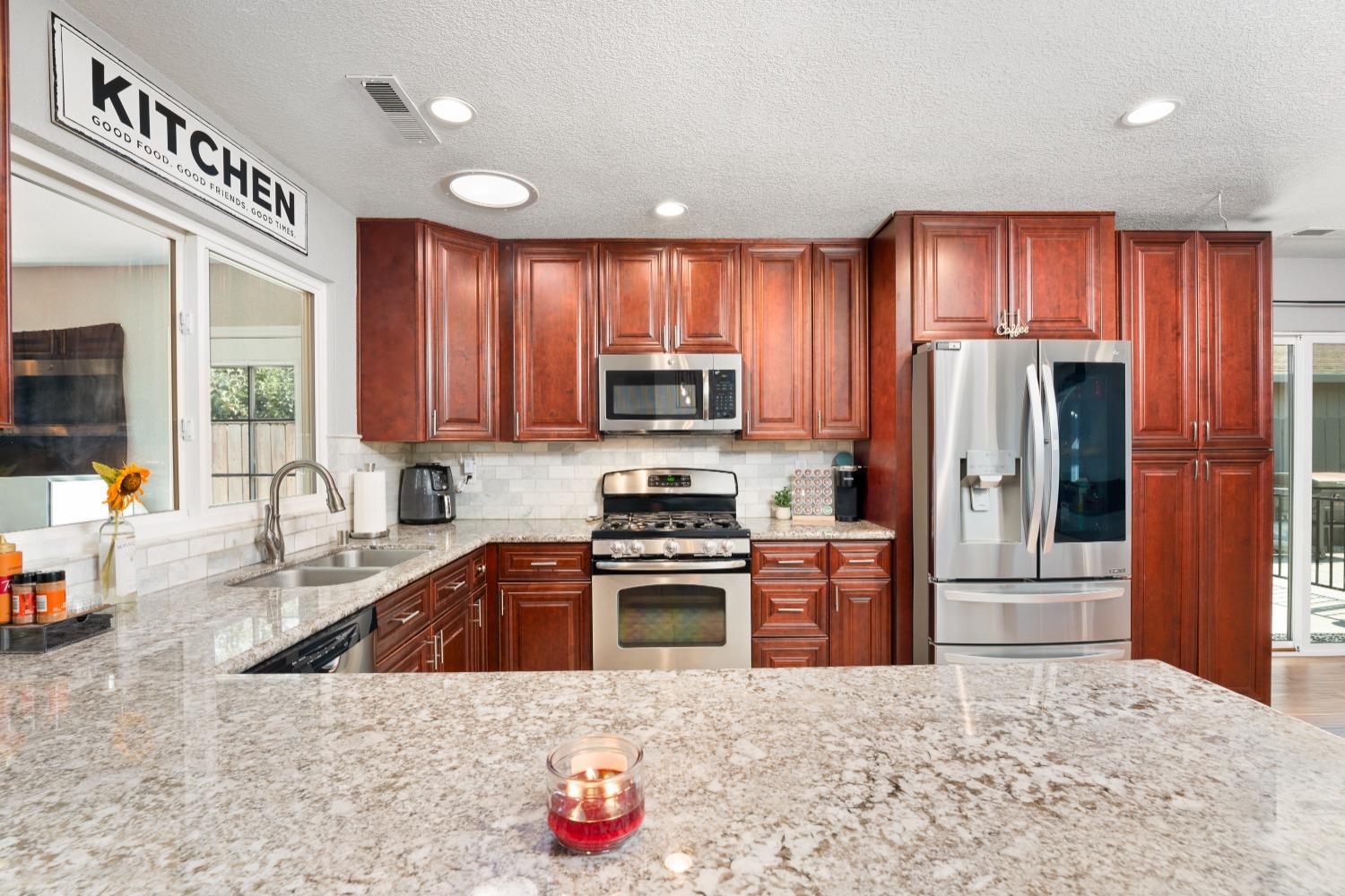 Detail Gallery Image 13 of 33 For 9552 Majestic Ln, Stockton,  CA 95209 - 3 Beds | 2 Baths