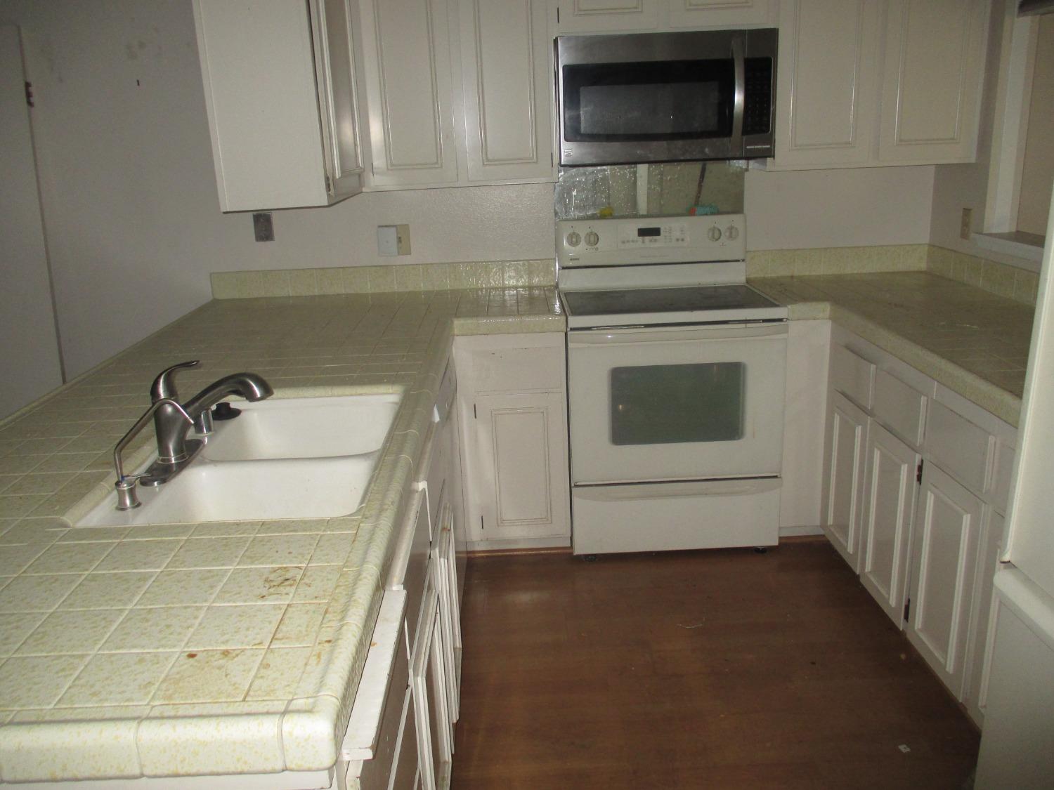 Photo #4: 224060184 Listing 