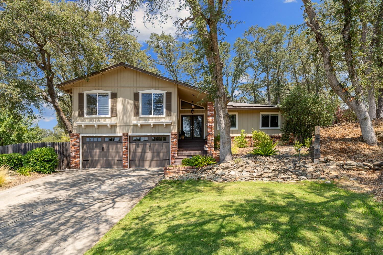 Detail Gallery Image 1 of 1 For 2561 Riviera Cir, El Dorado Hills,  CA 95762 - 4 Beds | 2/1 Baths