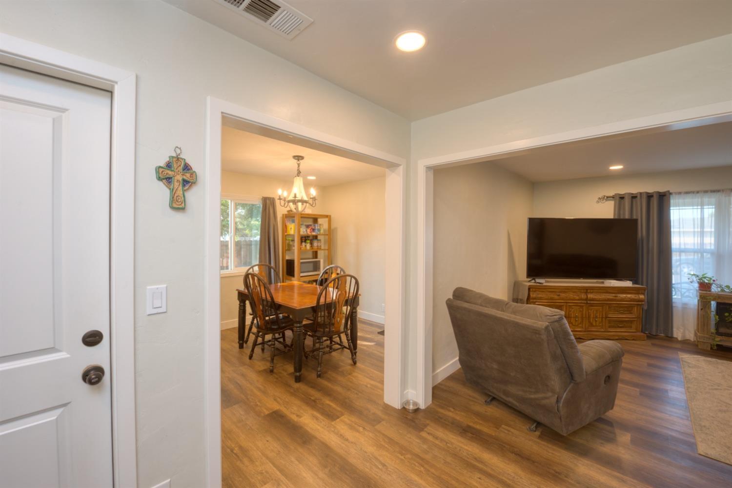 Detail Gallery Image 7 of 27 For 1399 E 23rd St, Merced,  CA 95340 - 3 Beds | 1 Baths