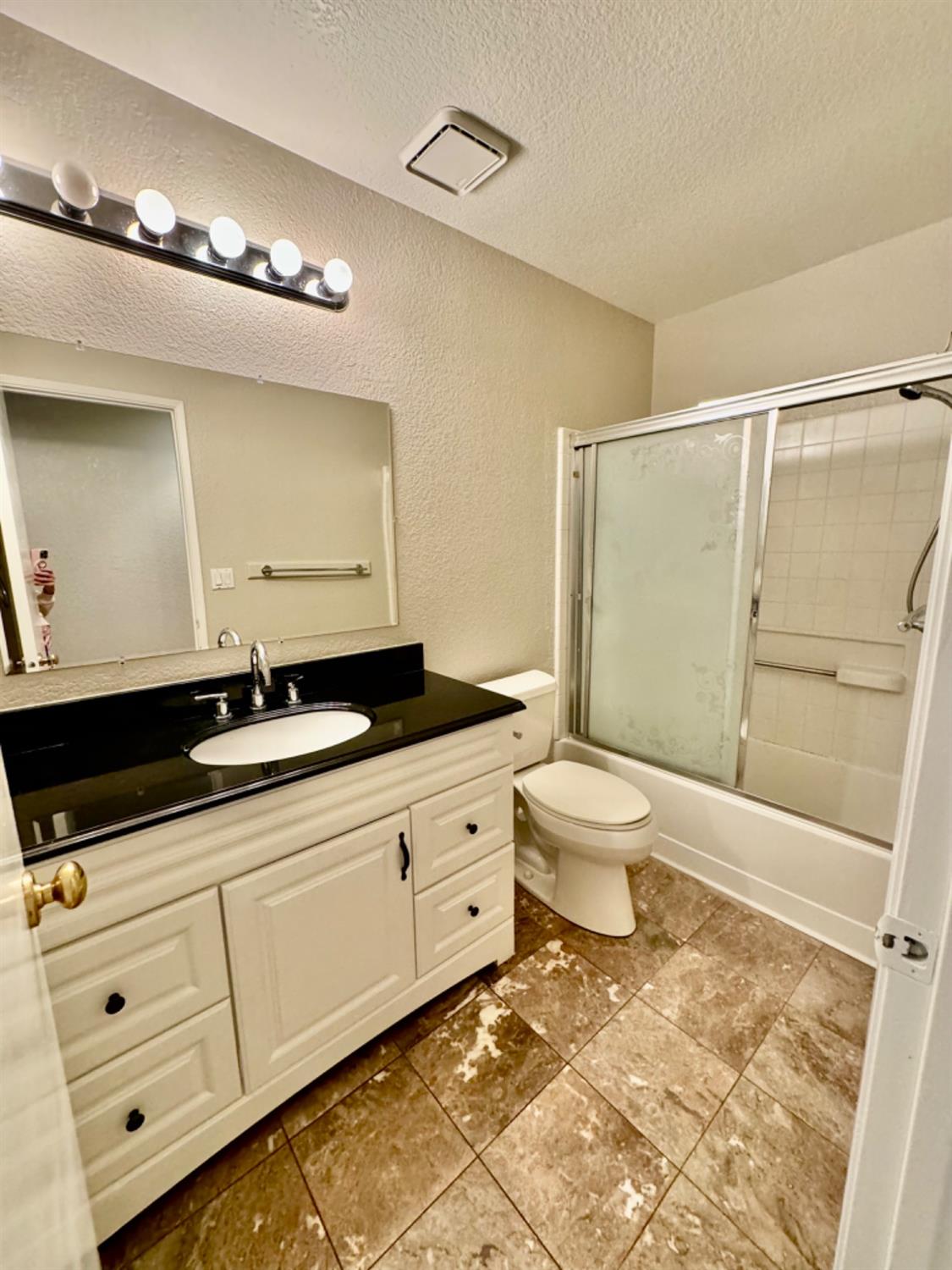 Detail Gallery Image 25 of 57 For 1037 Klemeyer Cir, Stockton,  CA 95206 - 4 Beds | 2 Baths