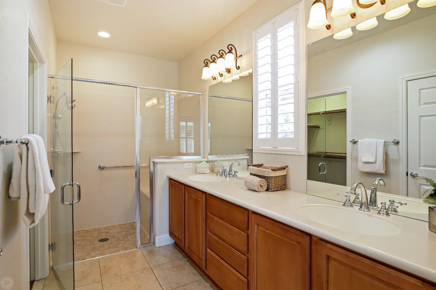 Detail Gallery Image 25 of 82 For 2351 Shadow Berry Dr, Manteca,  CA 95336 - 2 Beds | 2 Baths