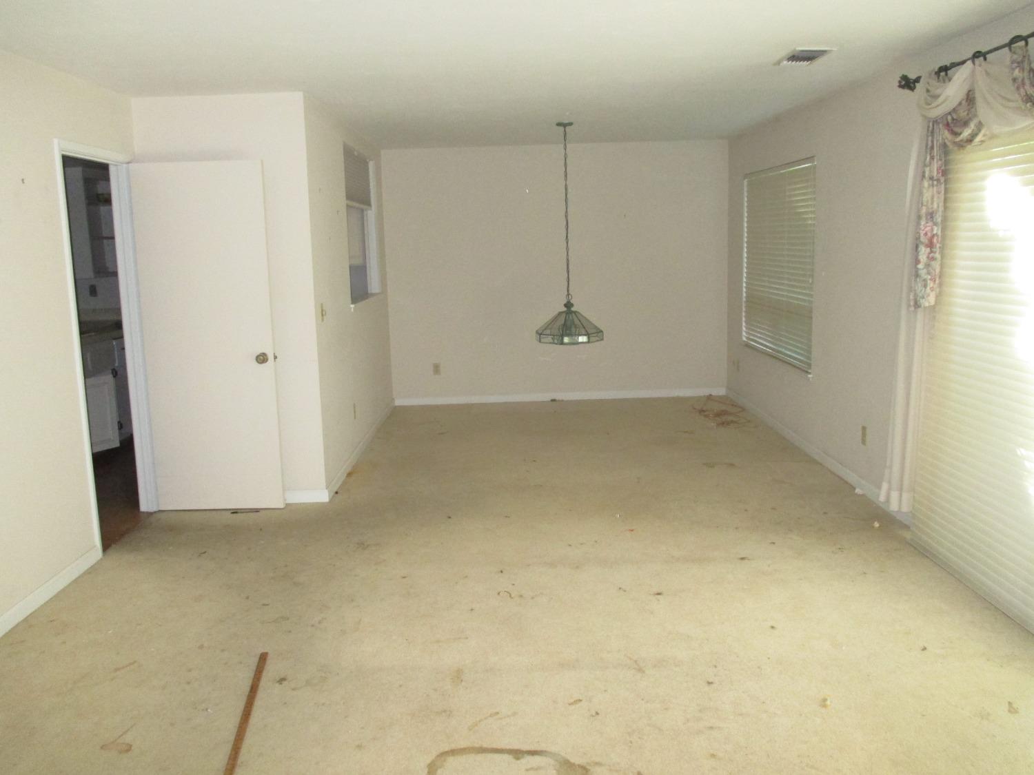 Photo #2: 224060184 Listing 