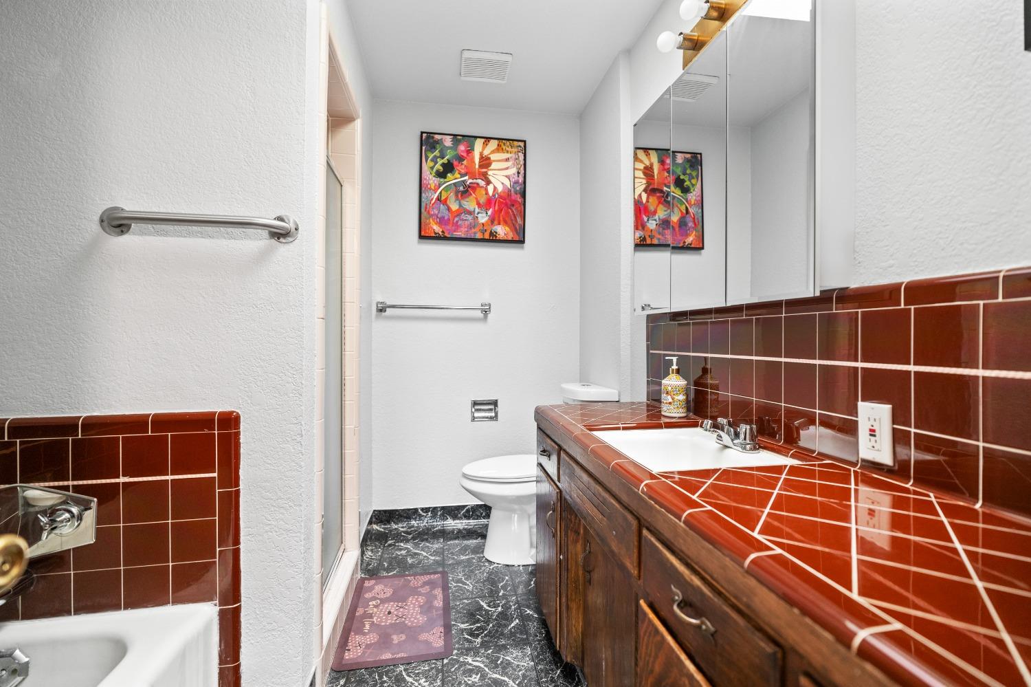 Detail Gallery Image 11 of 58 For 4309 22nd Ave, Sacramento,  CA 95820 - 4 Beds | 3/1 Baths