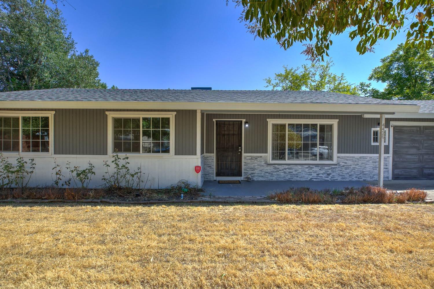 Detail Gallery Image 1 of 1 For 4420 18th Ave, Sacramento,  CA 95820 - 3 Beds | 2 Baths