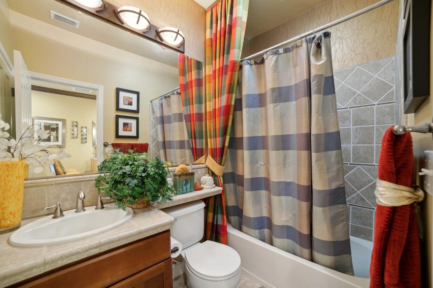 Detail Gallery Image 23 of 53 For 11812 Sophocles Dr, Rancho Cordova,  CA 95742 - 3 Beds | 3/1 Baths