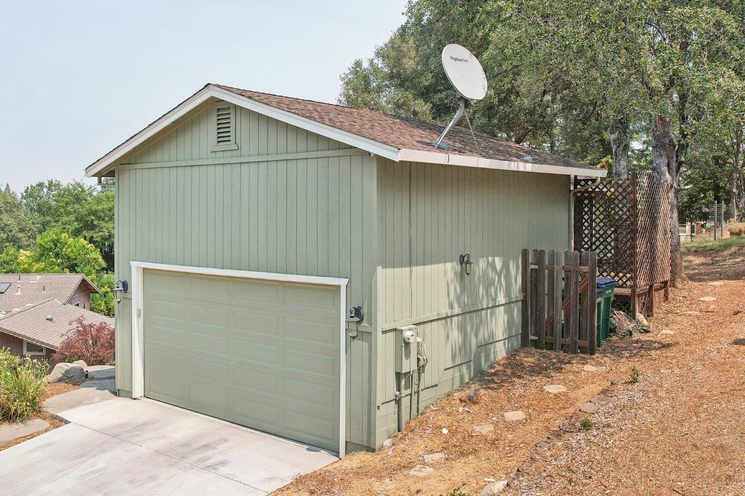 Detail Gallery Image 2 of 36 For 25107 Oro Valley Rd, Auburn,  CA 95602 - 3 Beds | 2 Baths