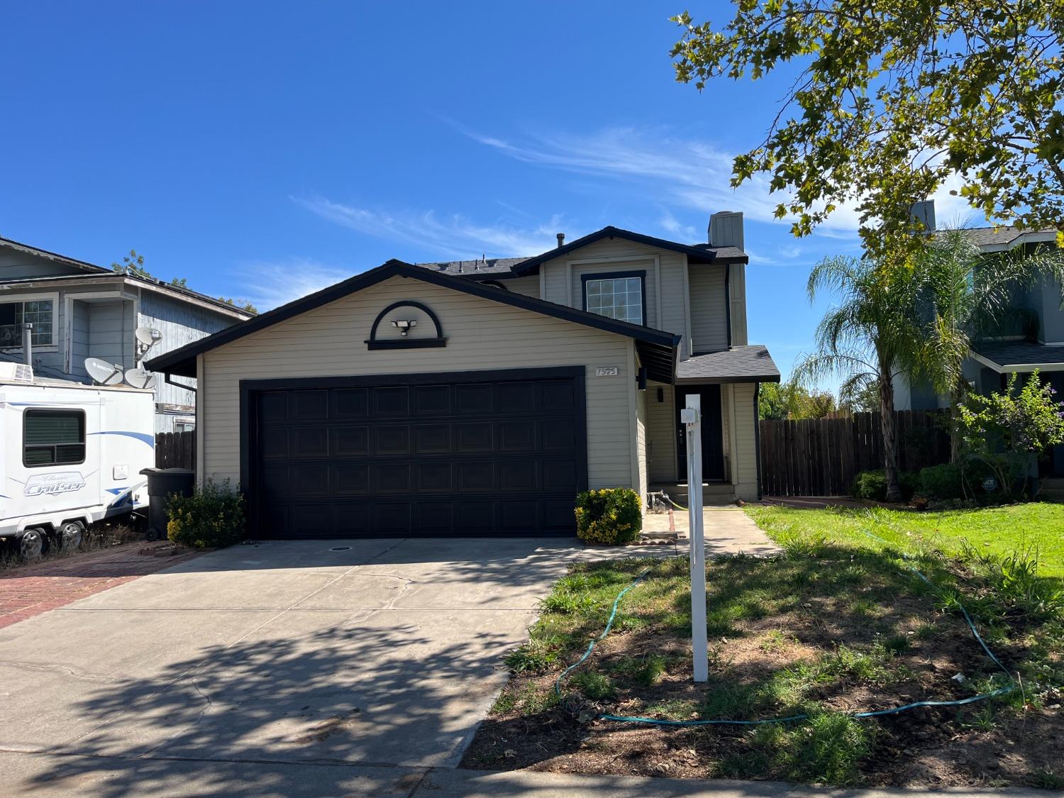 Detail Gallery Image 1 of 1 For 7525 Delta Pointe Way, Sacramento,  CA 95823 - 3 Beds | 2/1 Baths