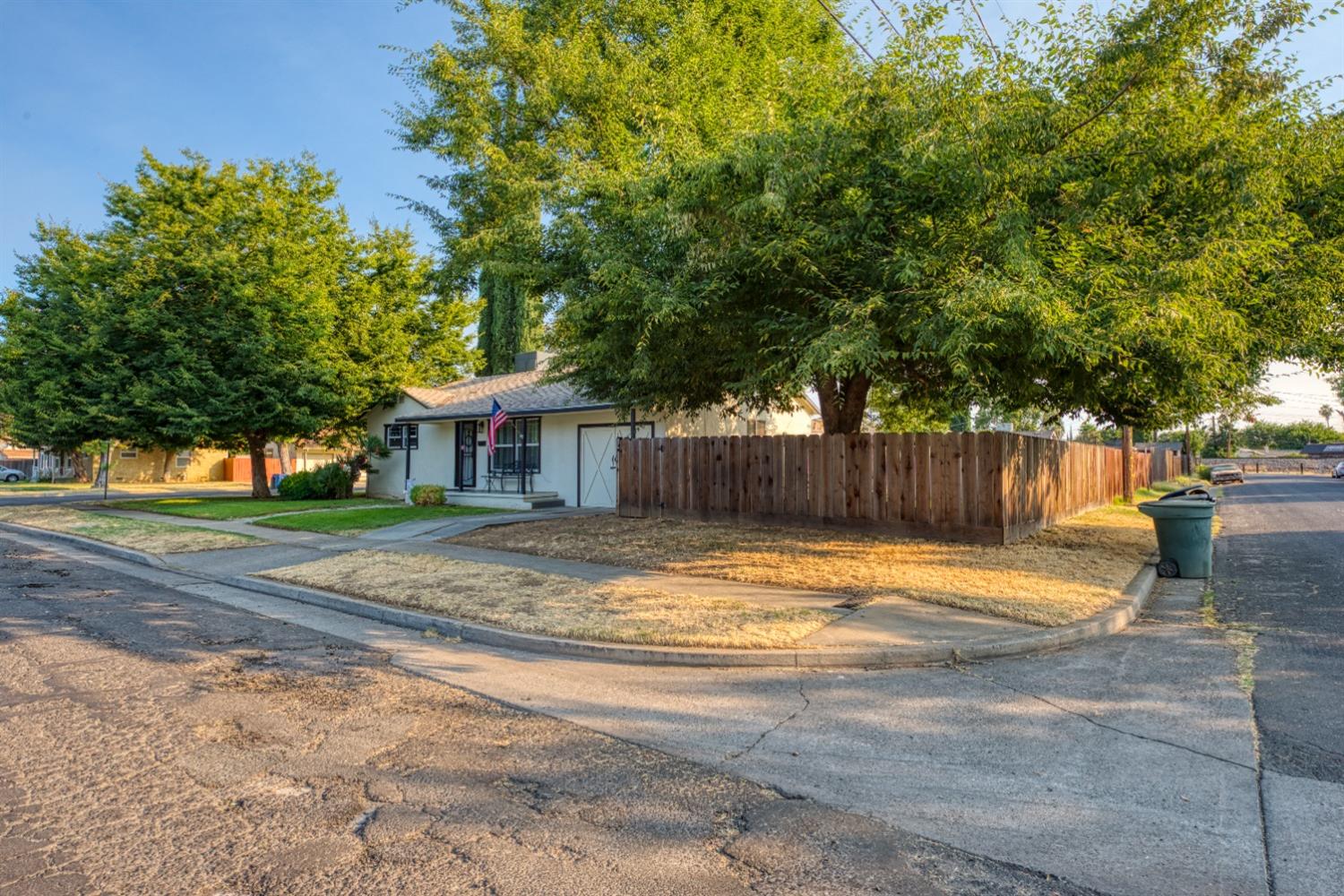 Detail Gallery Image 18 of 27 For 1399 E 23rd St, Merced,  CA 95340 - 3 Beds | 1 Baths