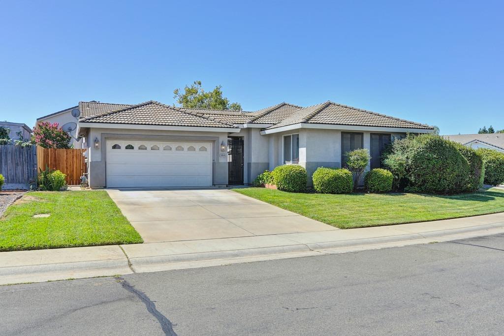 Detail Gallery Image 2 of 34 For 10064 N Mission Hills Dr, Sacramento,  CA 95829 - 4 Beds | 3/1 Baths