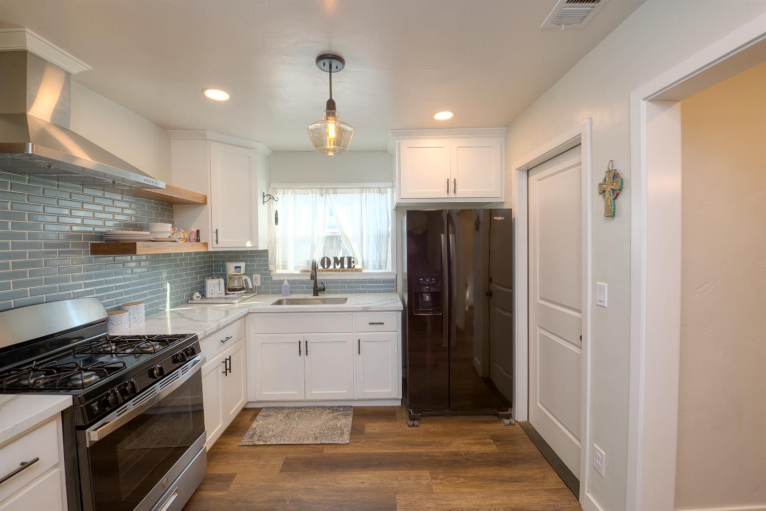 Detail Gallery Image 5 of 27 For 1399 E 23rd St, Merced,  CA 95340 - 3 Beds | 1 Baths