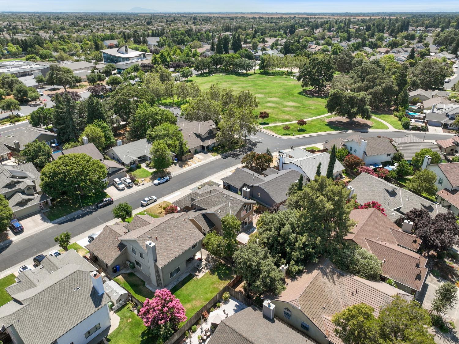 Detail Gallery Image 48 of 56 For 9530 Newington Way, Elk Grove,  CA 95758 - 4 Beds | 3 Baths