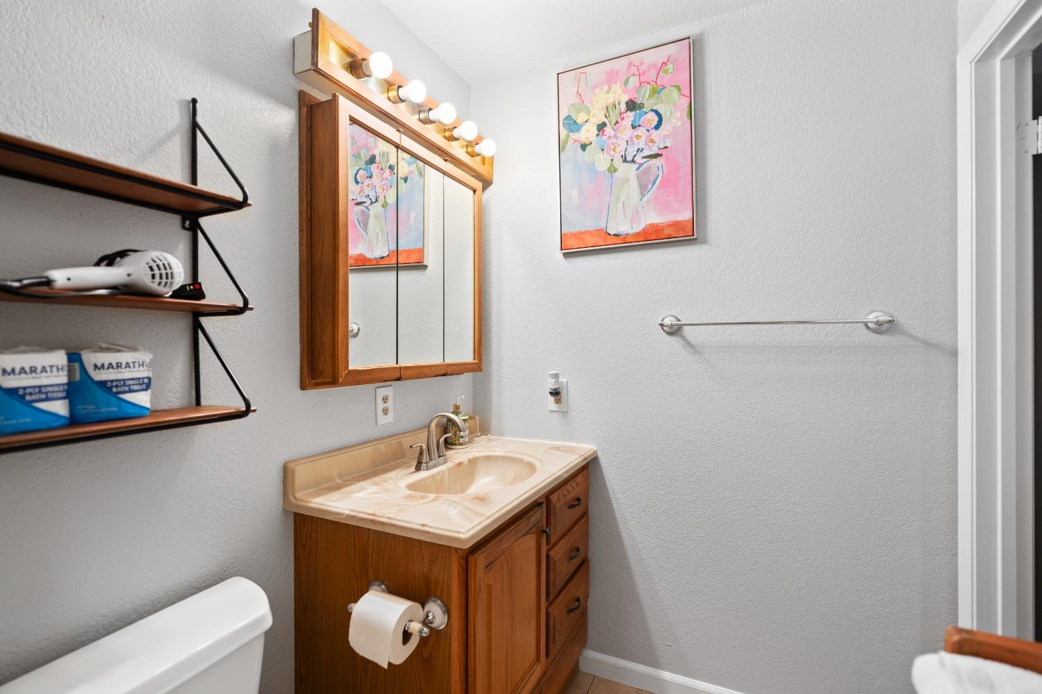 Detail Gallery Image 29 of 58 For 4309 22nd Ave, Sacramento,  CA 95820 - 4 Beds | 3/1 Baths