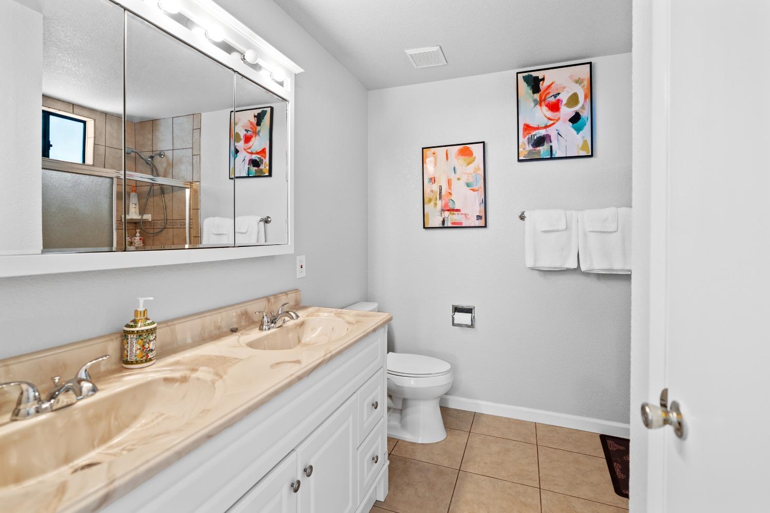 Detail Gallery Image 41 of 58 For 4309 22nd Ave, Sacramento,  CA 95820 - 4 Beds | 3/1 Baths