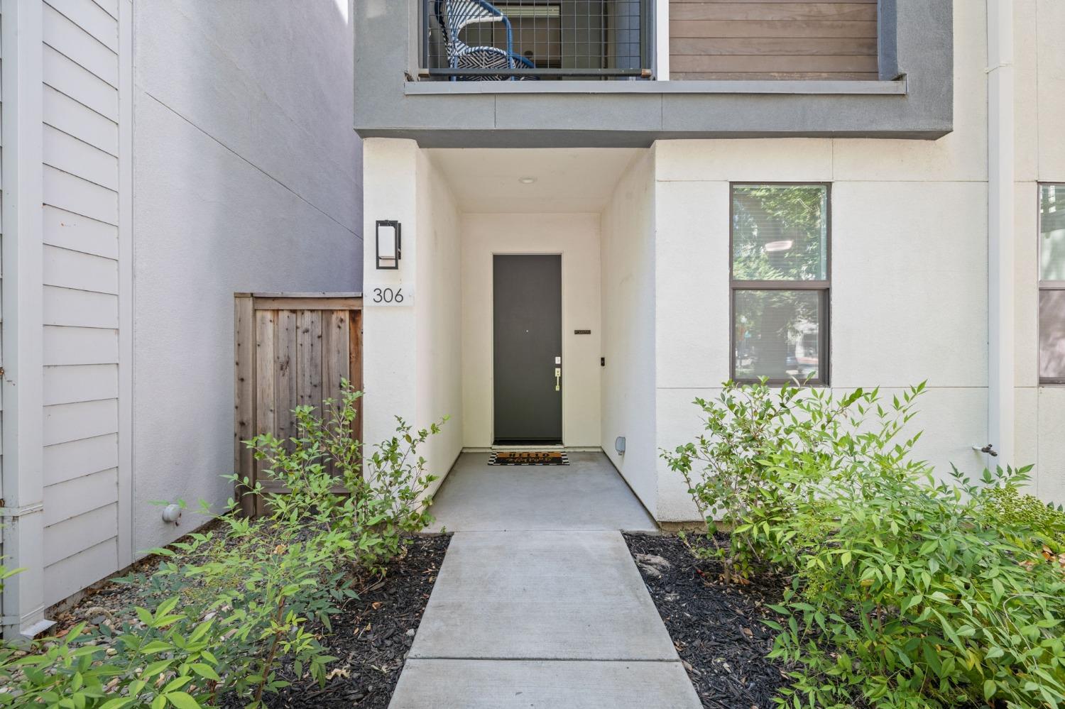 Detail Gallery Image 11 of 70 For 306 11th St, Sacramento,  CA 95814 - 3 Beds | 3/1 Baths