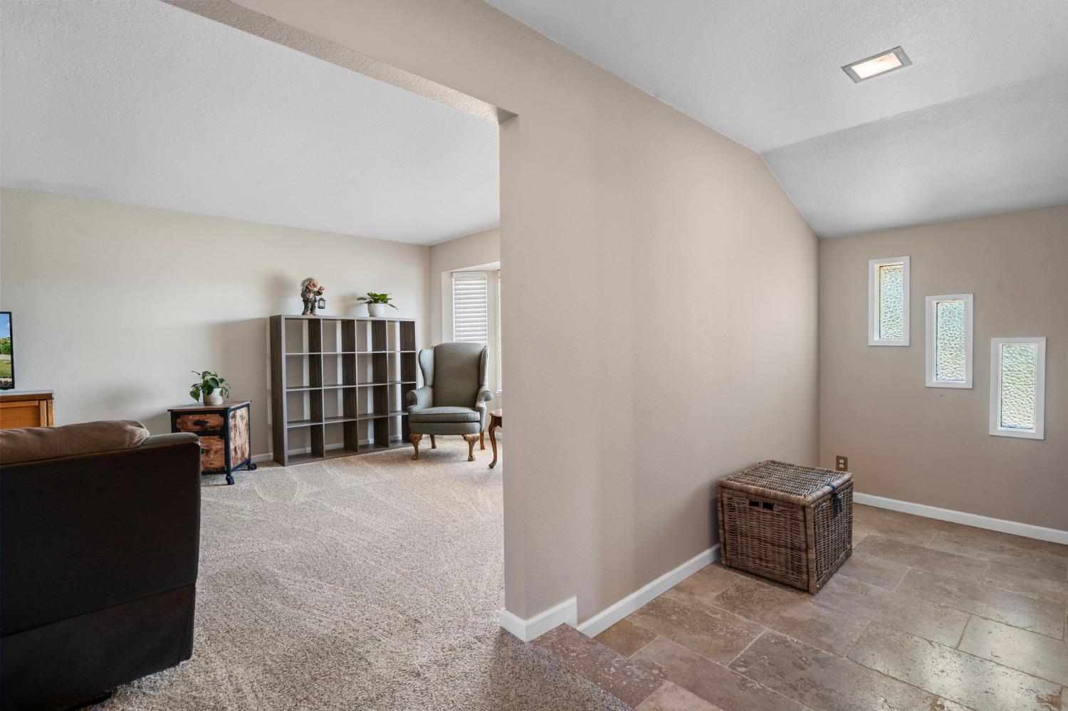 Detail Gallery Image 5 of 38 For 16220 Von Sosten Rd, Tracy,  CA 95304 - 3 Beds | 2/1 Baths