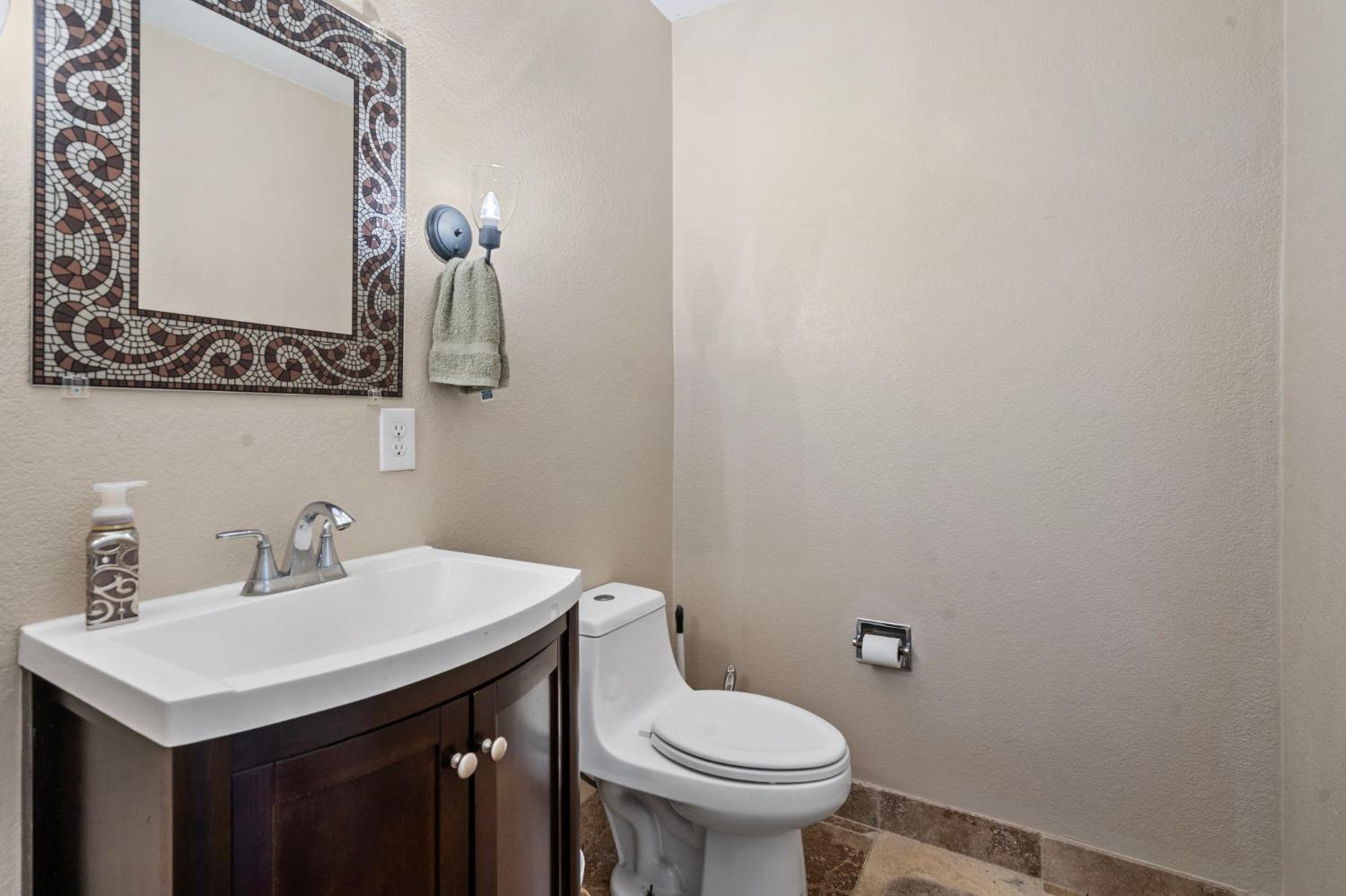 Detail Gallery Image 20 of 38 For 16220 Von Sosten Rd, Tracy,  CA 95304 - 3 Beds | 2/1 Baths