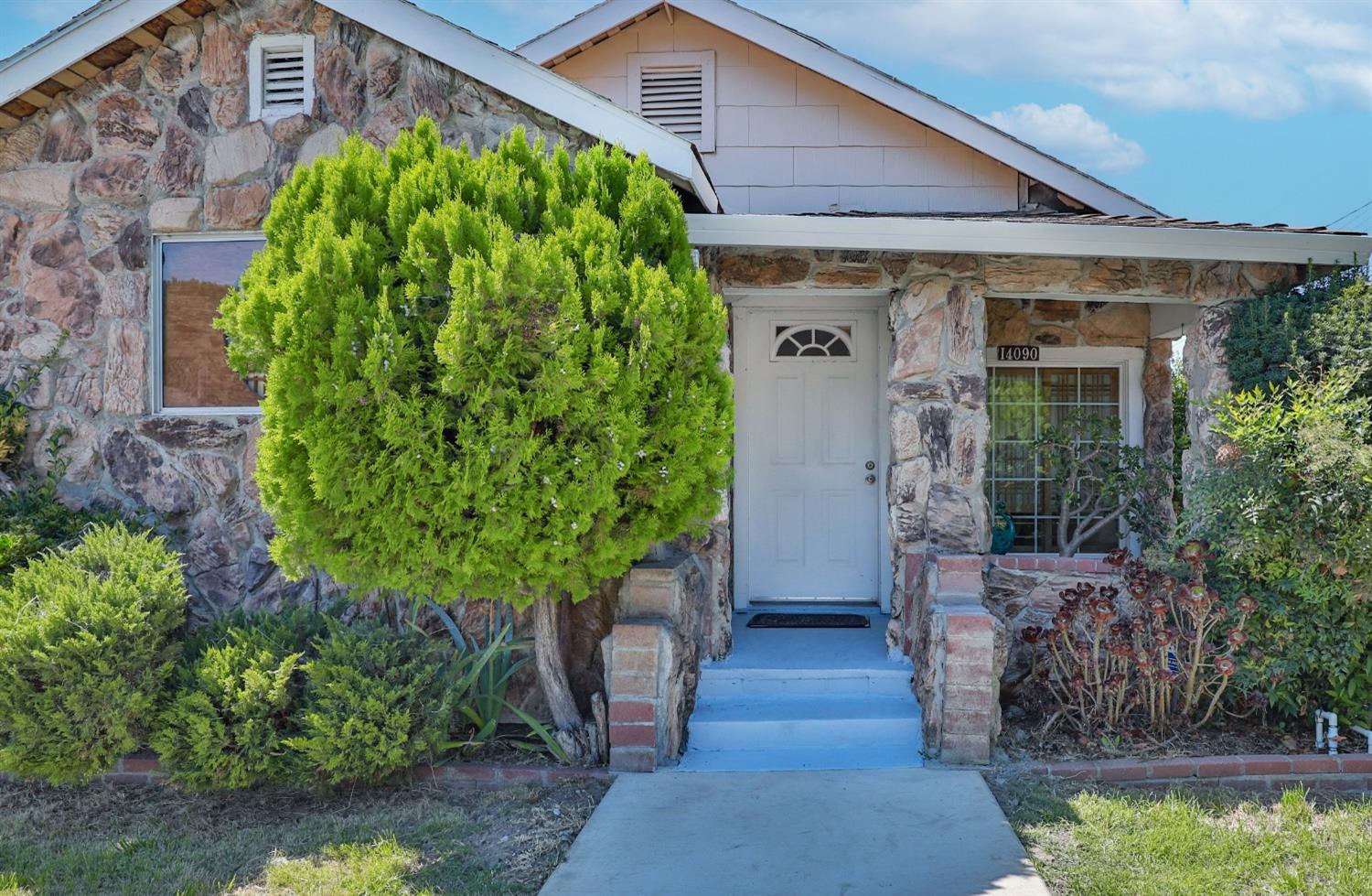 Detail Gallery Image 3 of 63 For 14090 Pine St, Walnut Grove,  CA 95690 - 4 Beds | 3 Baths