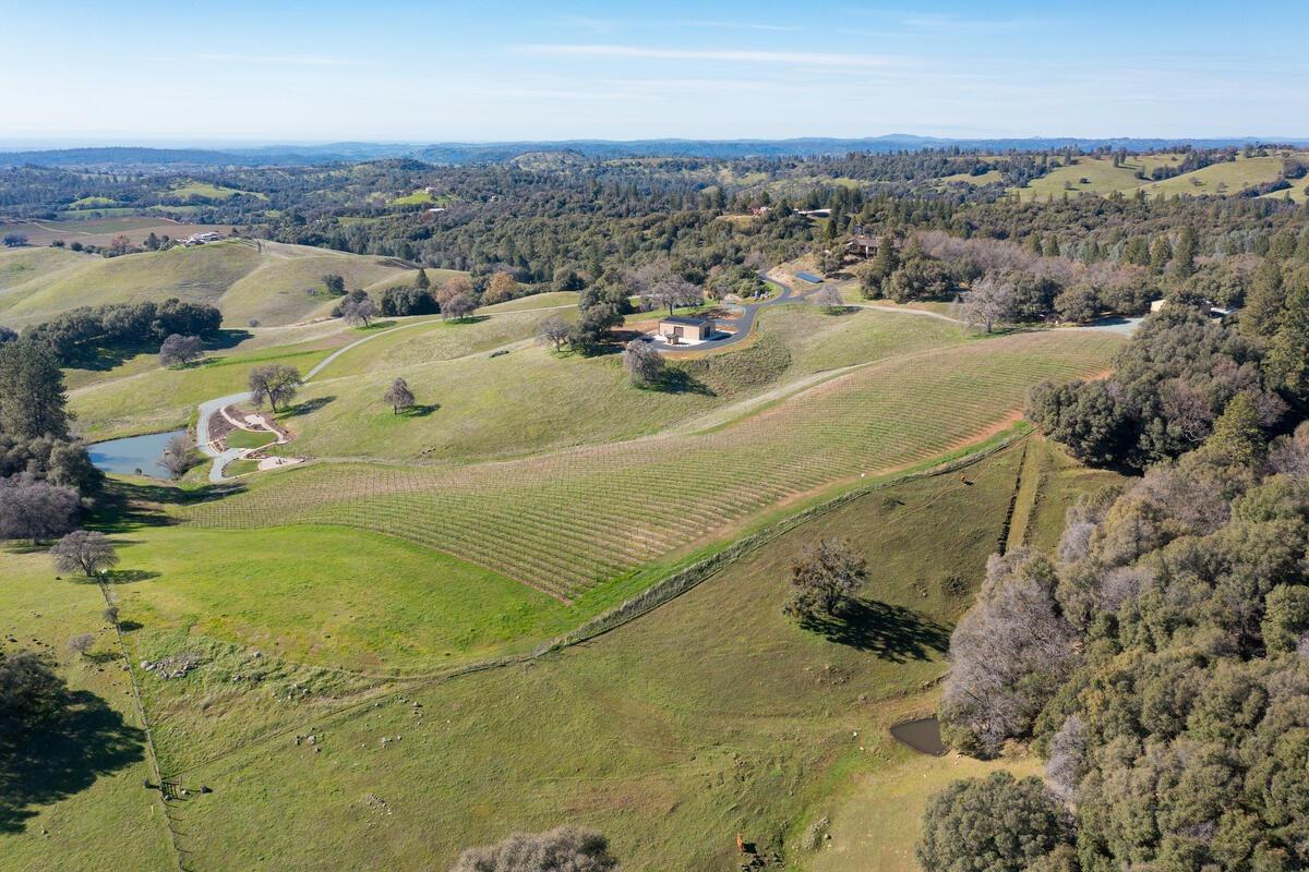 Detail Gallery Image 12 of 54 For 15000 Tyler Rd, Fiddletown,  CA 95629 - 3 Beds | 3/1 Baths