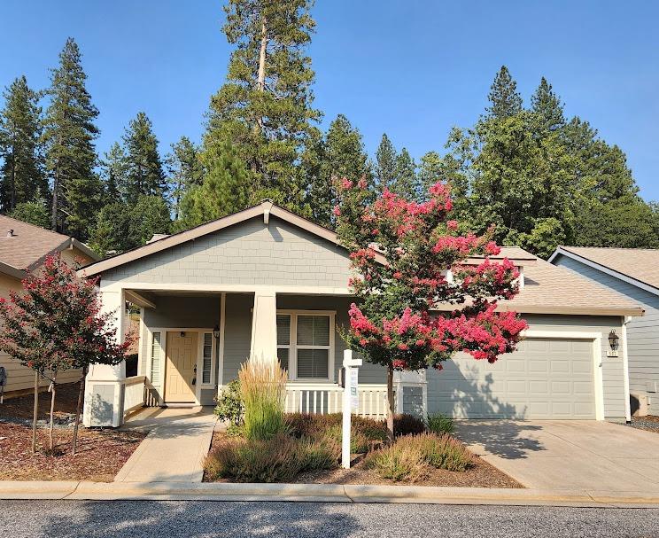 Detail Gallery Image 1 of 24 For 592 Eskaton Cir, Grass Valley,  CA 95945 - 2 Beds | 2 Baths