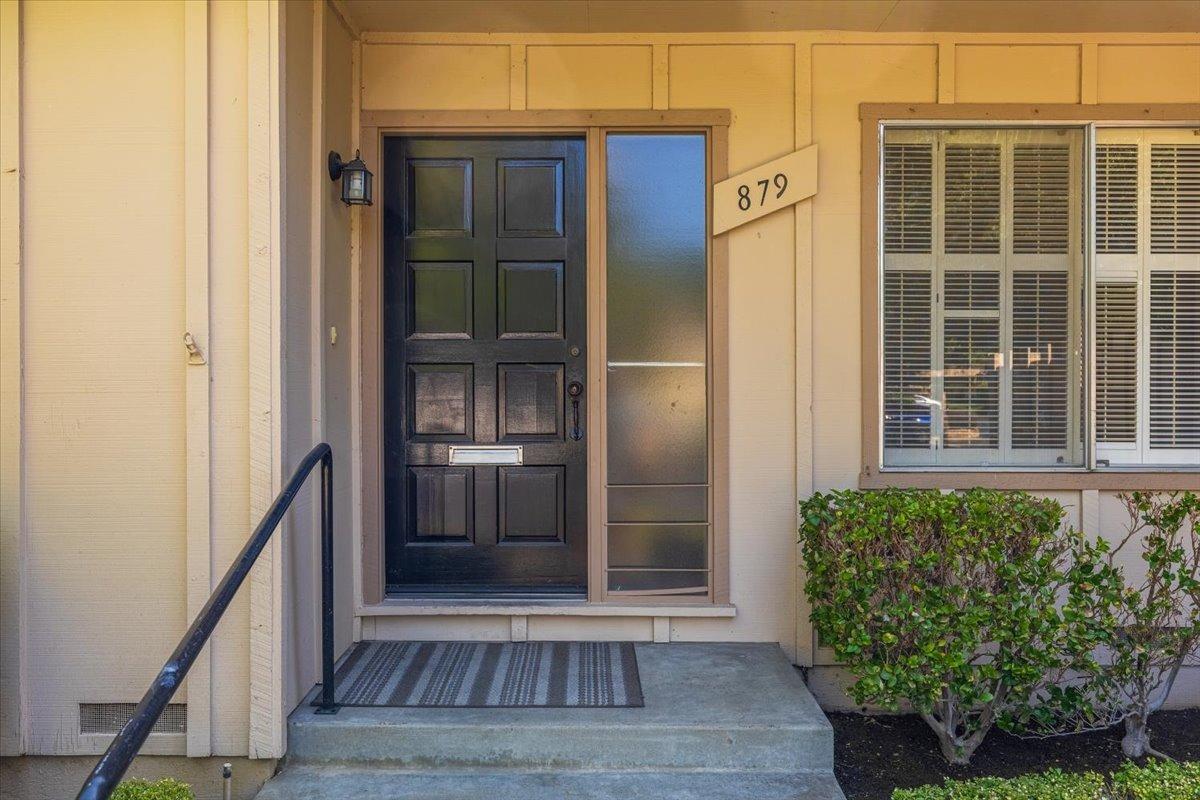 Detail Gallery Image 2 of 42 For 879 Commons Dr, Sacramento,  CA 95825 - 2 Beds | 2 Baths