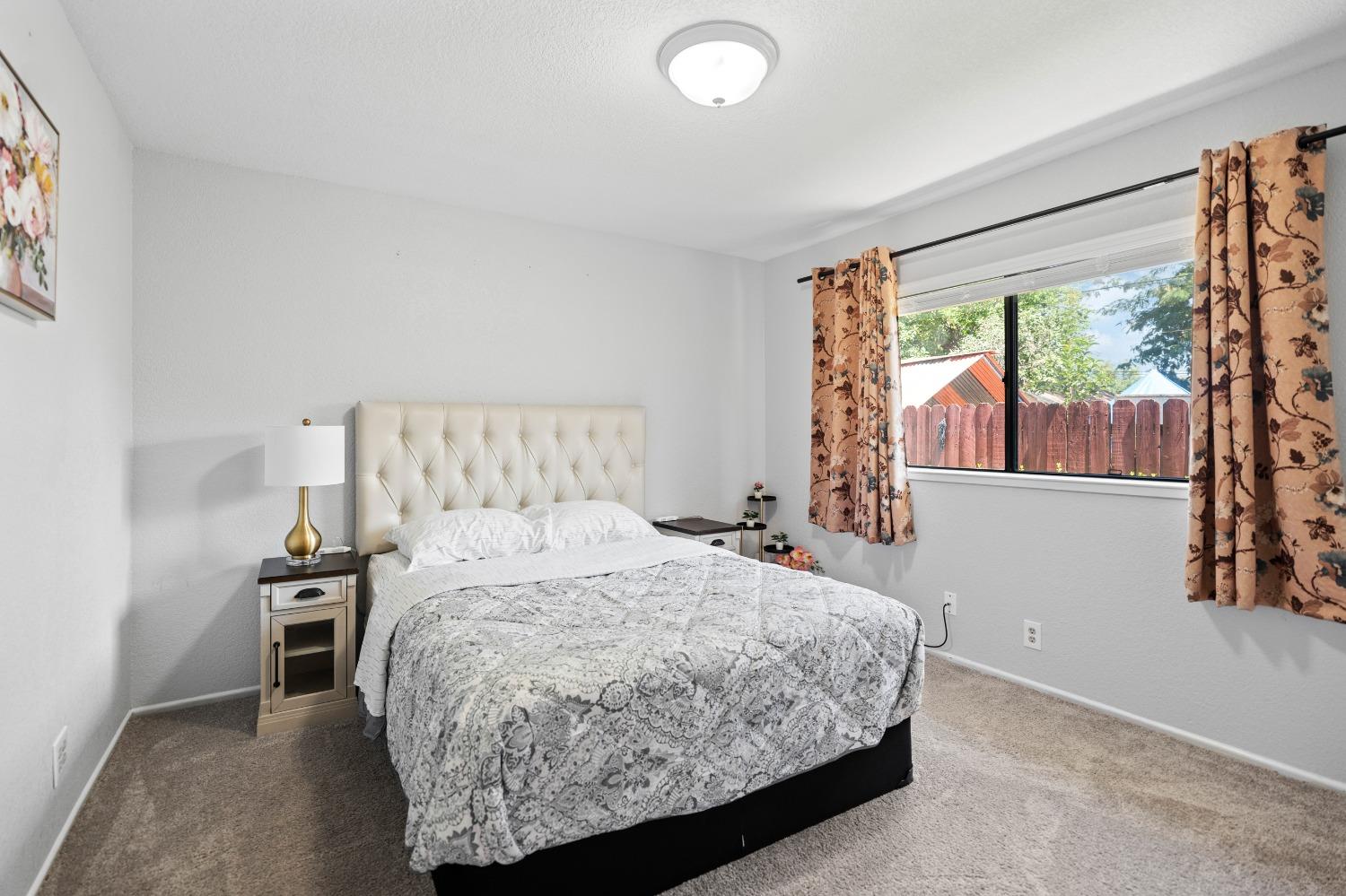 Detail Gallery Image 13 of 58 For 4309 22nd Ave, Sacramento,  CA 95820 - 4 Beds | 3/1 Baths