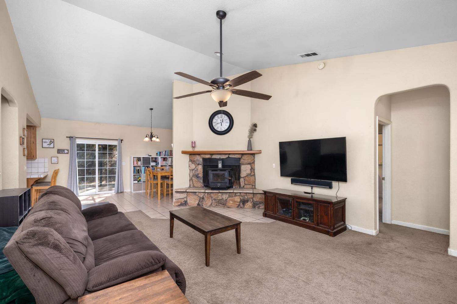 Detail Gallery Image 11 of 32 For 6169 Garner Pl, Valley Springs,  CA 95252 - 3 Beds | 2 Baths