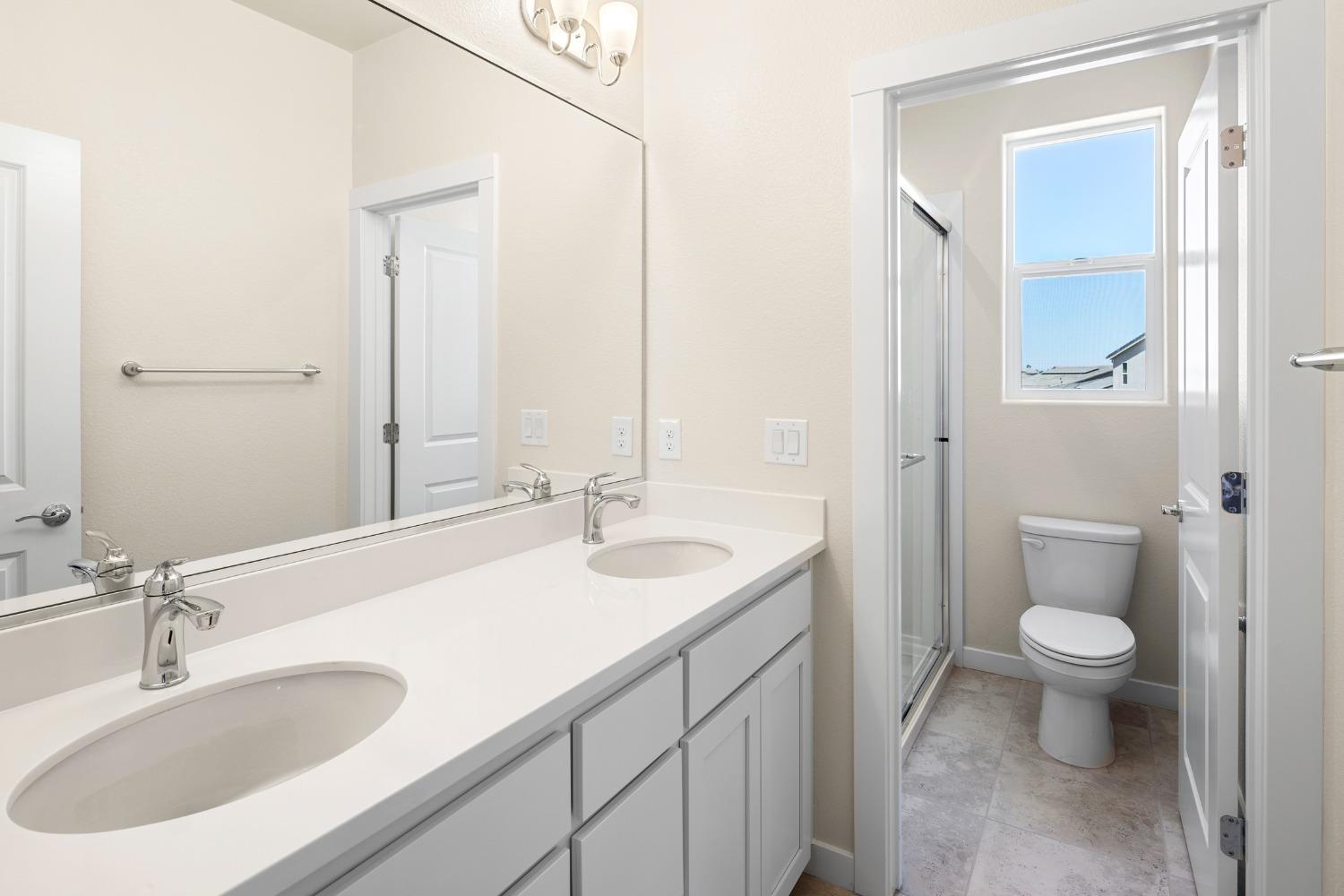 Detail Gallery Image 36 of 43 For 689 Palo Alto Ct, Plumas Lake,  CA 95961 - 4 Beds | 3/1 Baths