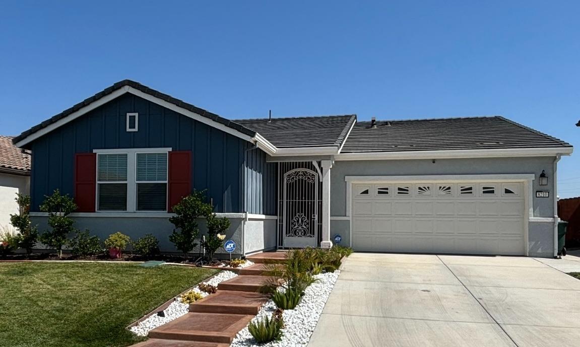 Detail Gallery Image 1 of 24 For 8210 Scrimshaw Way, Sacramento,  CA 95829 - 3 Beds | 2 Baths