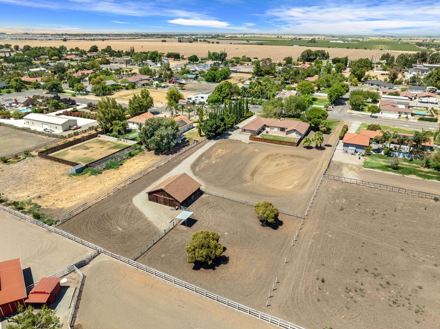 Detail Gallery Image 16 of 83 For 16692 Los Positas Way, Tracy,  CA 95304 - 5 Beds | 4 Baths