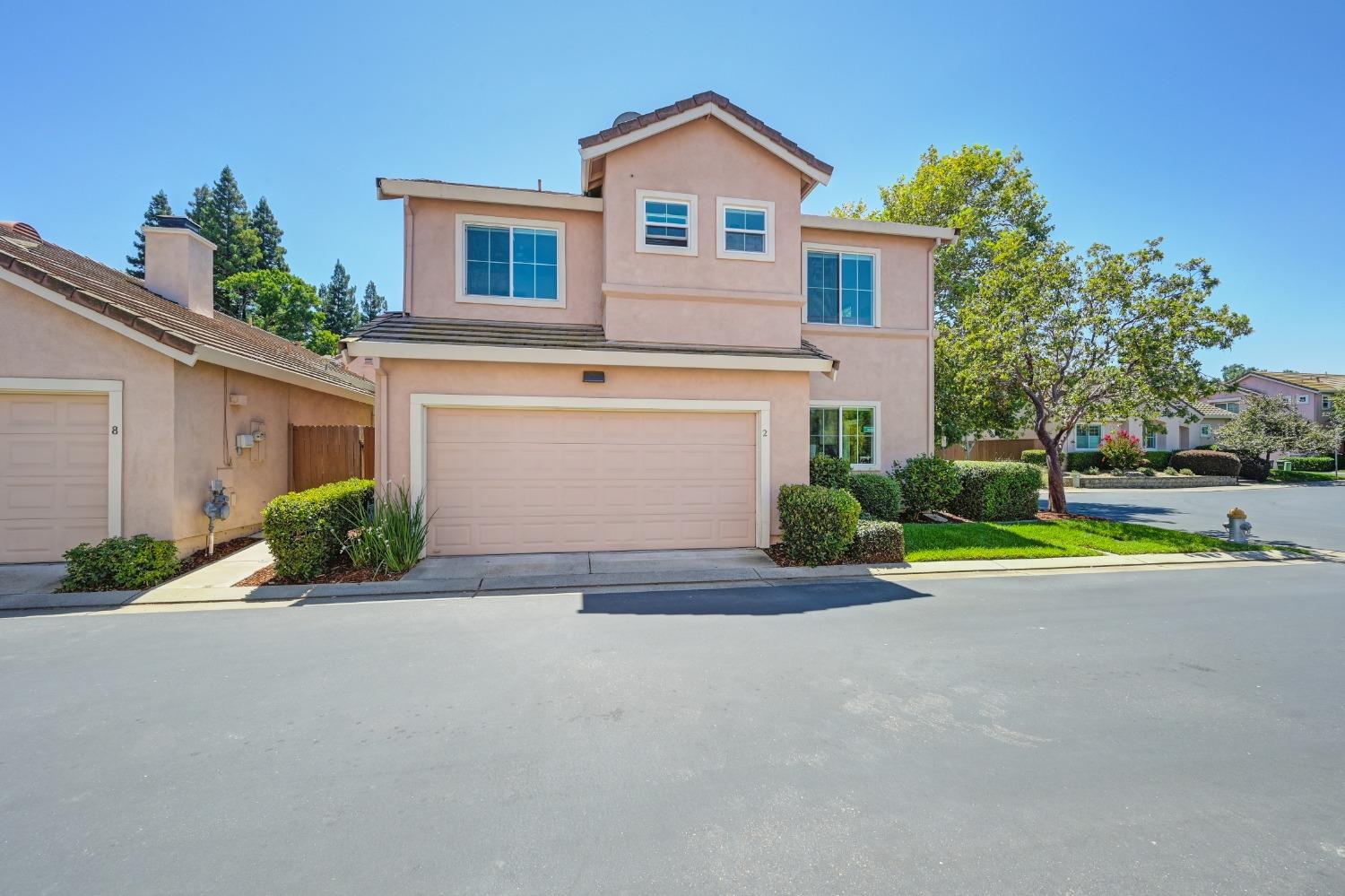 Detail Gallery Image 1 of 1 For 2 Florence Court, Sacramento,  CA 95831 - 3 Beds | 2/1 Baths