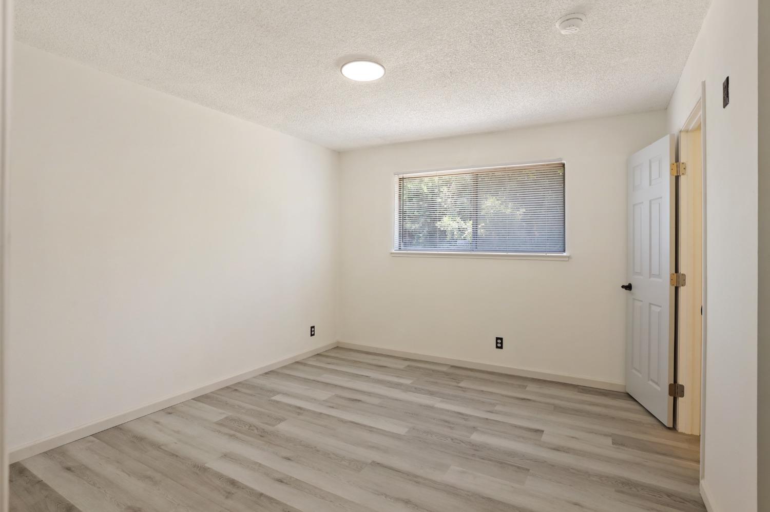 Detail Gallery Image 12 of 38 For 7023 Villa Dr, Stockton,  CA 95207 - 3 Beds | 2 Baths