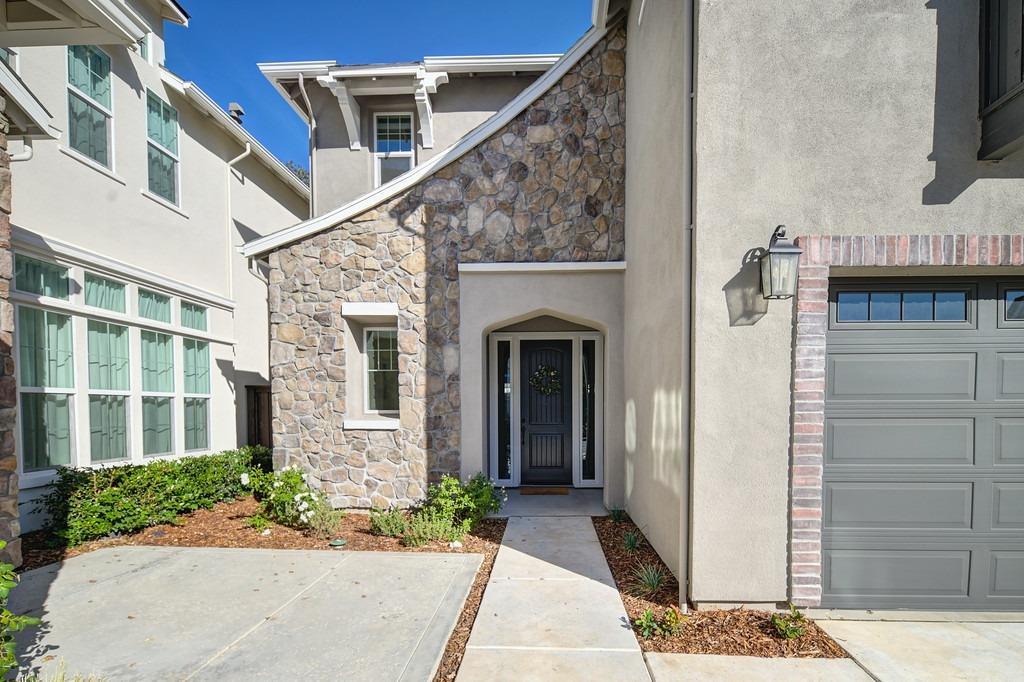 Detail Gallery Image 1 of 33 For 7591 Twin Bridges Ln, Citrus Heights,  CA 95610 - 3 Beds | 2/1 Baths