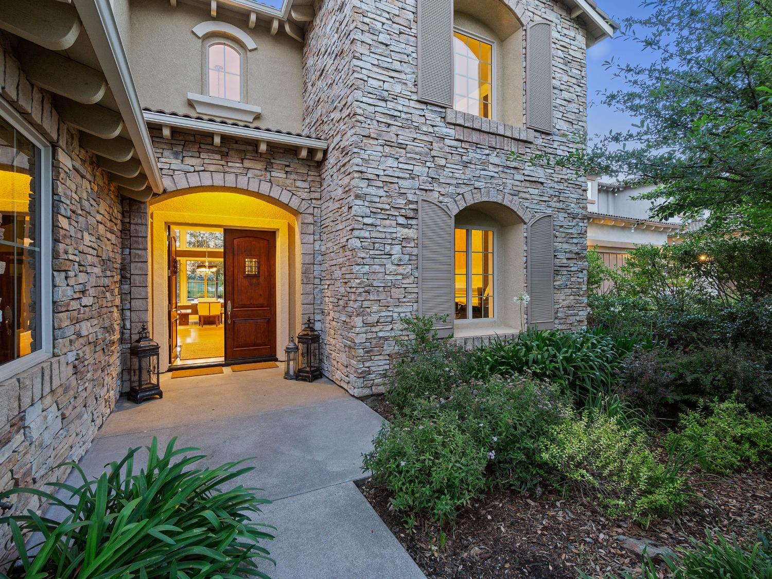 Detail Gallery Image 2 of 76 For 2616 Orsay Way, El Dorado Hills,  CA 95762 - 5 Beds | 4/1 Baths