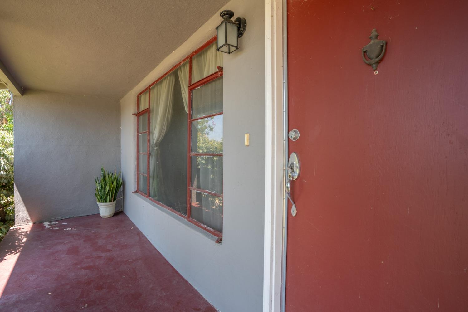 Detail Gallery Image 13 of 30 For 1139 W 19th, Merced,  CA 95340 - 2 Beds | 1 Baths