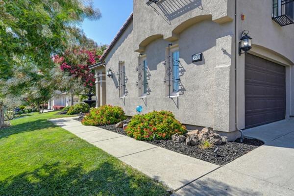 Detail Gallery Image 5 of 72 For 3800 Monteverde Dr, Lincoln,  CA 95648 - 5 Beds | 3/1 Baths